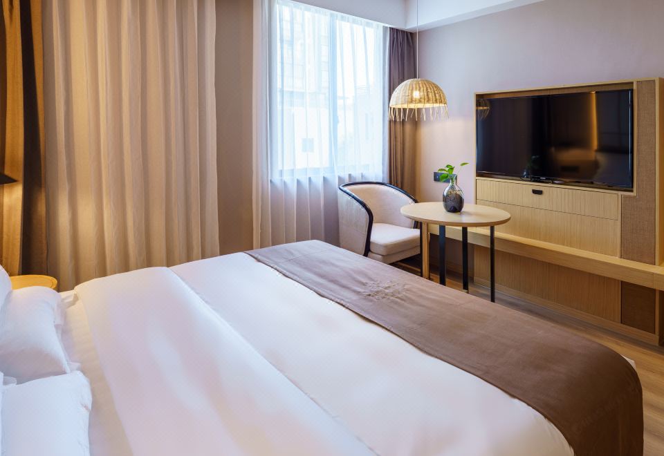 和光同尘大床房