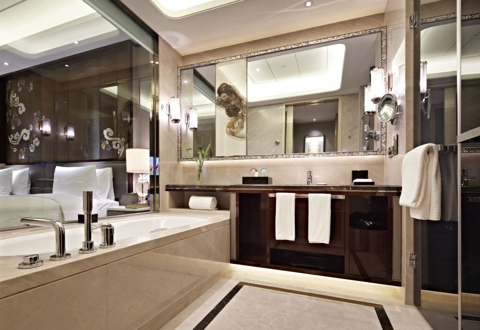 行政豪华大床房-温馨雅致，尽享一夜酣眠