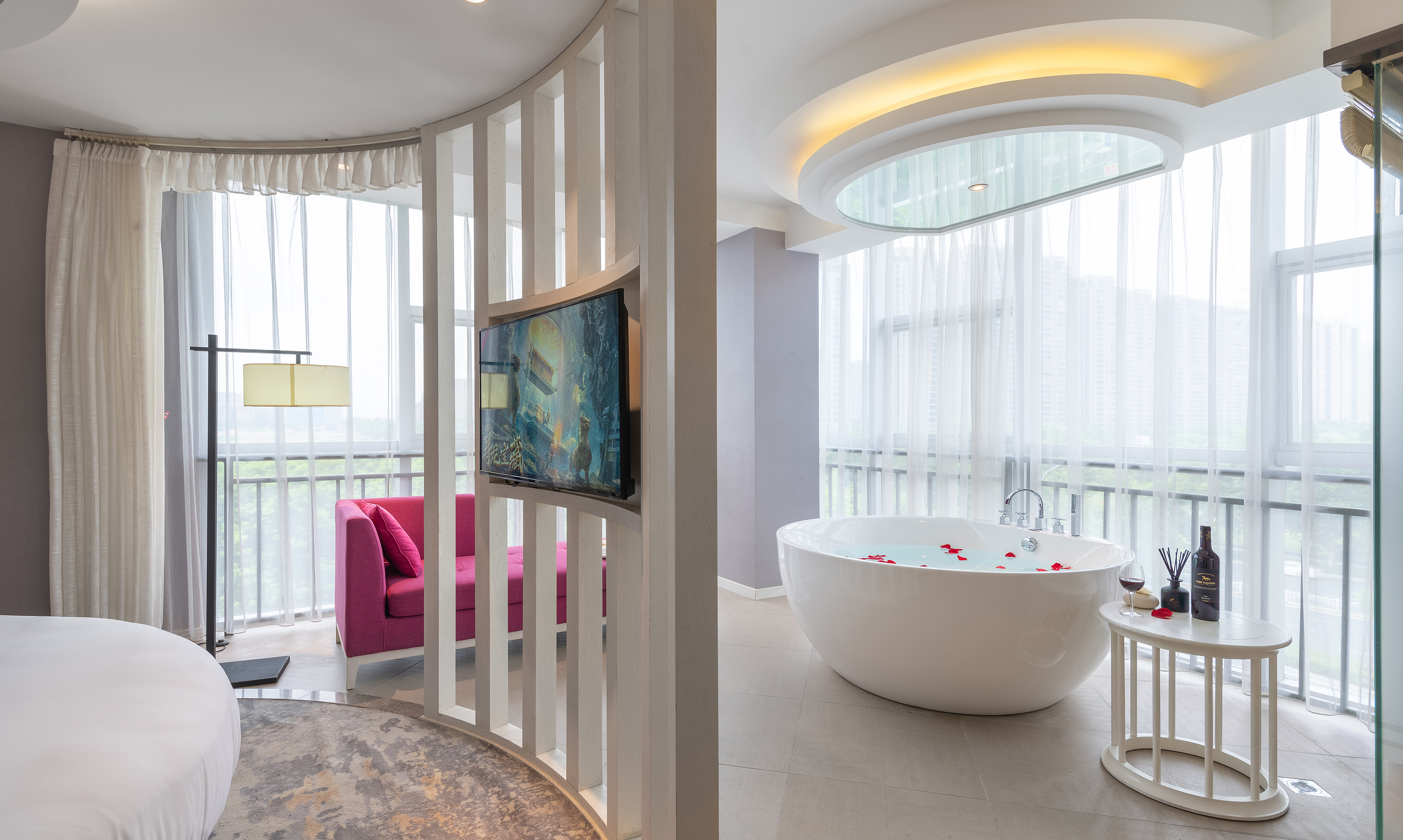 Fashionable Room - Double Occupancy (Roundbed)