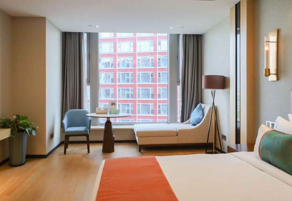 辰宇·瞰湖大床房|落地窗·金可儿床垫|