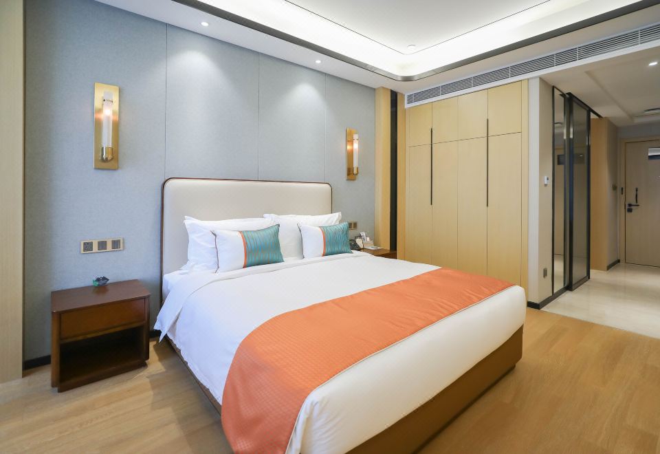 辰宇·瞰湖大床房|落地窗·金可儿床垫|