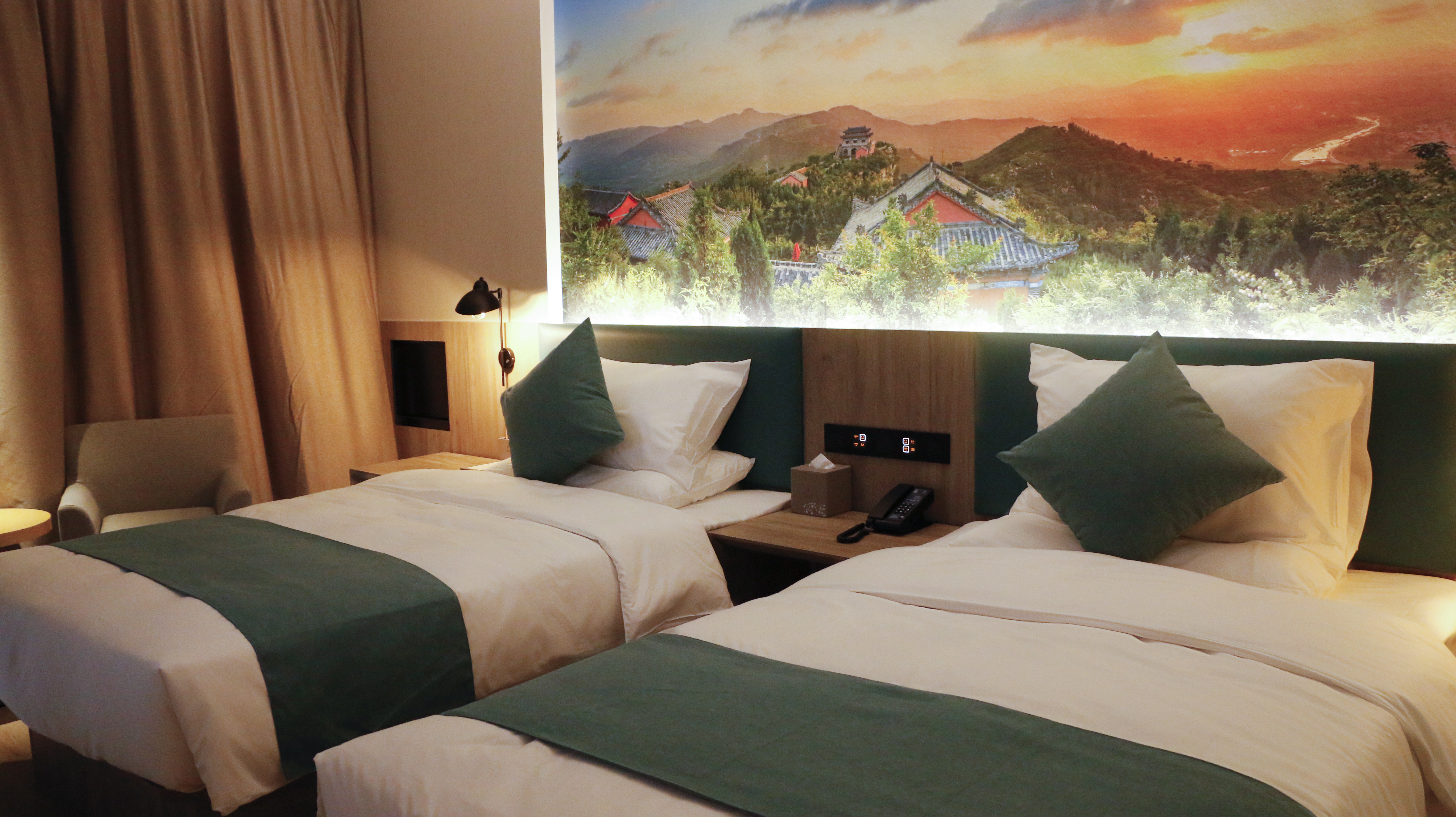 高级双床房（落地大窗）