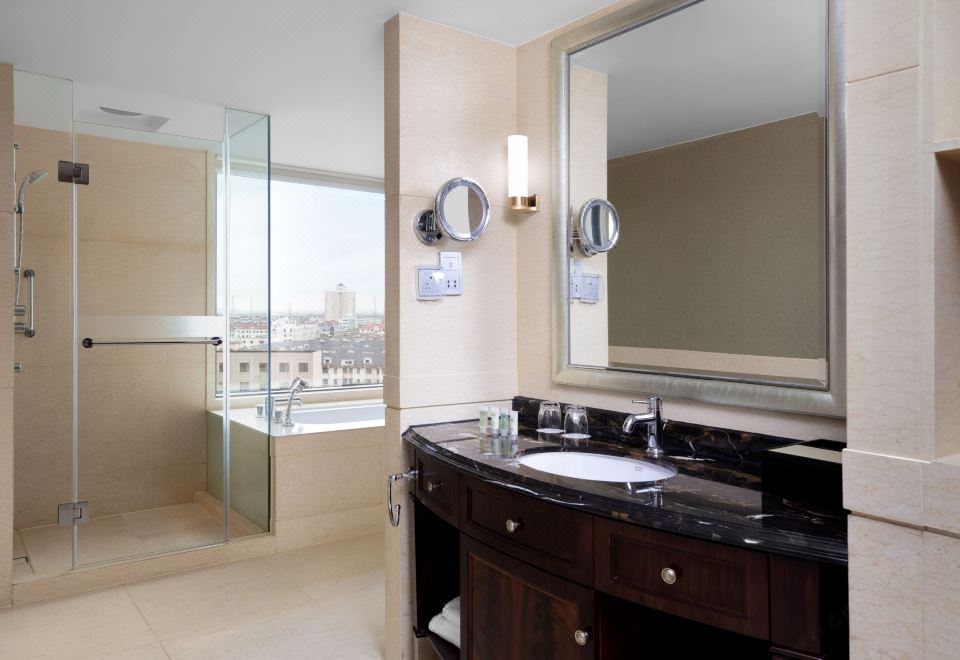 Courtyard by Marriott Shanghai FengxianFrench-Style Deluxe Room (2 Beds)