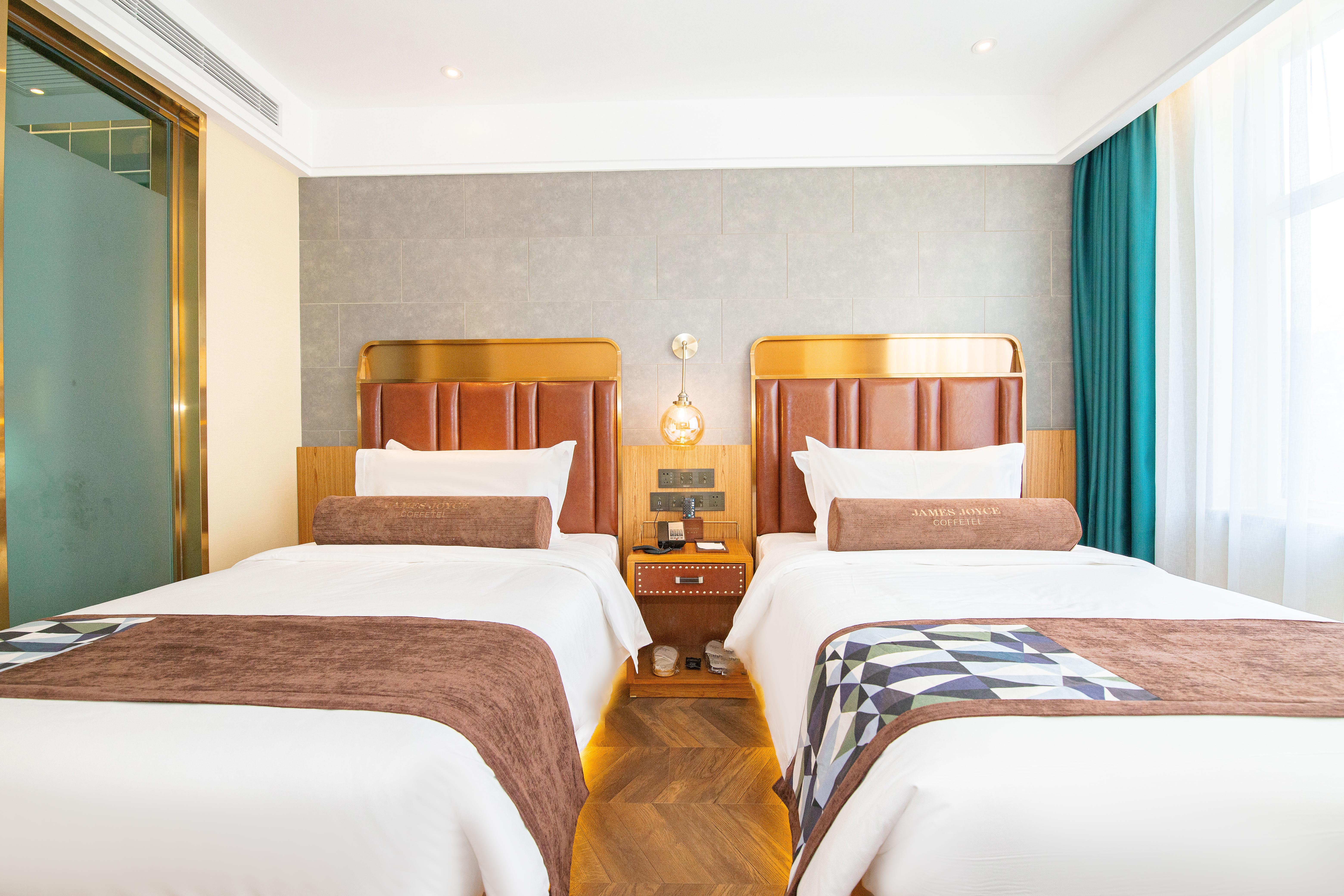 啡凡双人房+投屏电视+深睡床垫