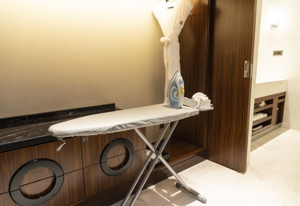 The L'Hermitage Hotel ShenzhenSuperior 2-bed Room