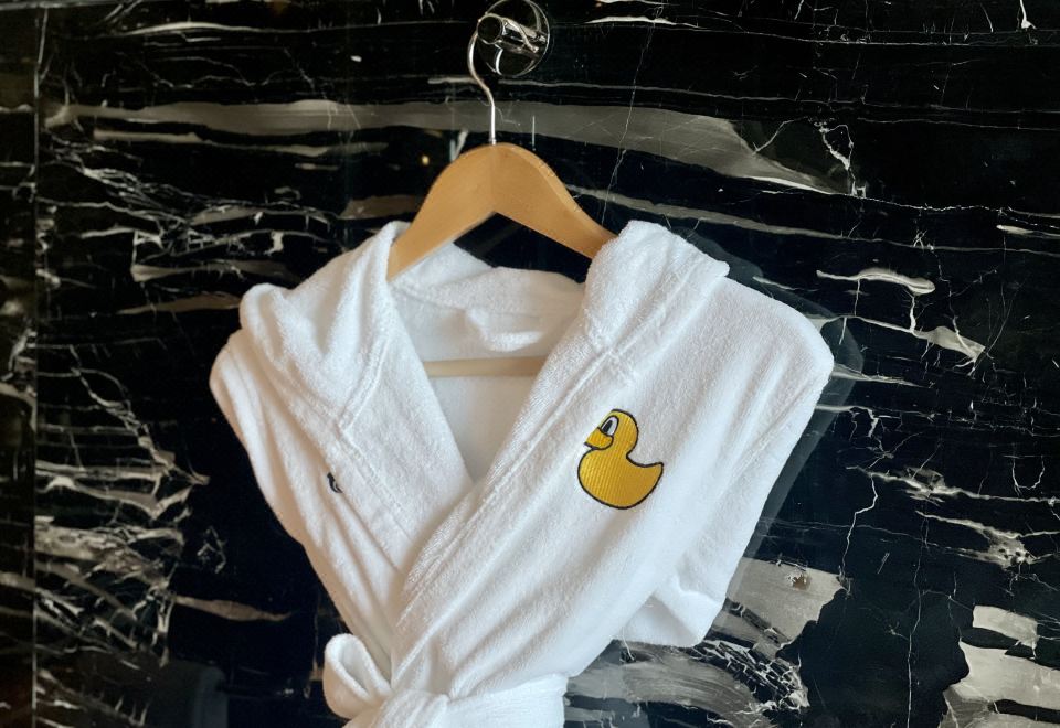 盼酷小黄鸭亲子主题至尊海景双床房