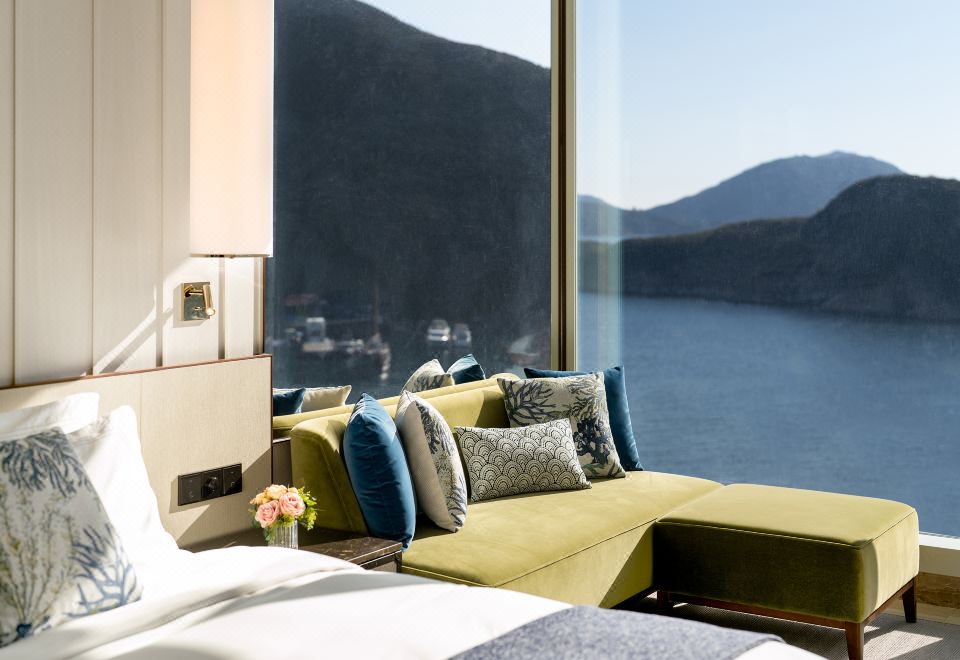 海景客房 (特大雙人床)