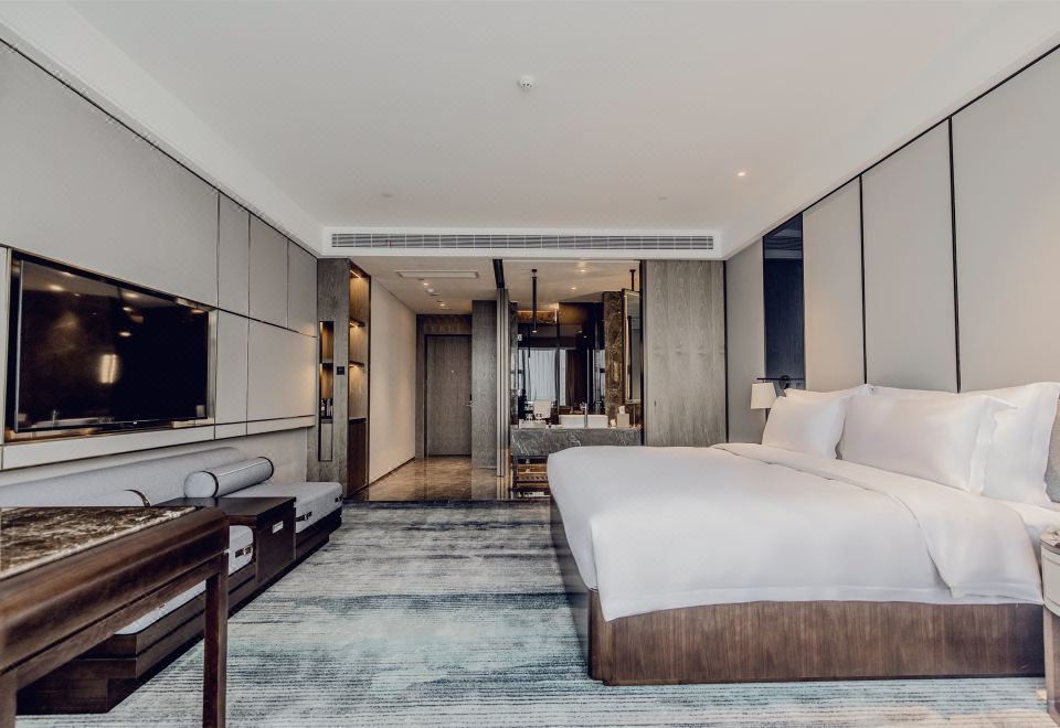 豪华大床房（智能客控+蓝牙音响）