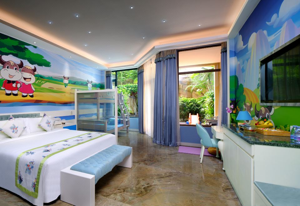 亲子温泉房-三床卡通主题-独立泡池-认证温泉水入房-私家花园