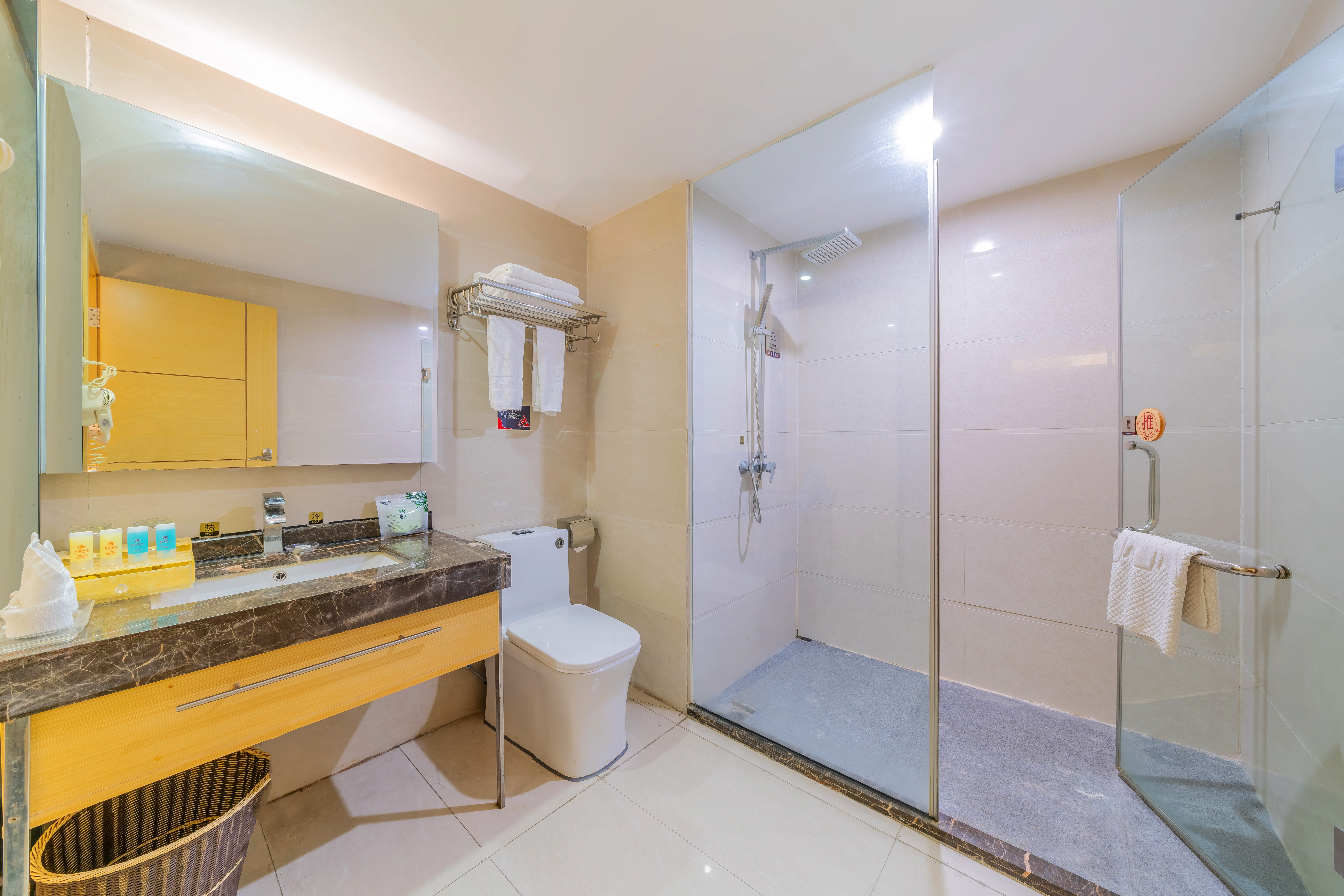 豪华麻将双床套房「一室一厅+全景落地窗+大麻将子」