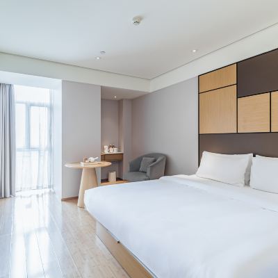 商務大床房【天竺葵芳香洗沐浴露+拾趣茶具+智能投屏】 全季飯店（南京新街口中央商場店）優惠