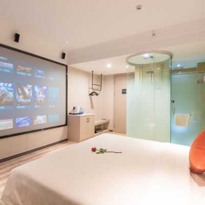 荷里活觀影大床房（220寸巨幕立體音響海量VIP影片） 有戲電影酒店（珠海大劇院優特滙店）優惠