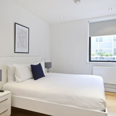 One Bedroom Deluxe Apartment Red Lion Court by City2Stay Promo Code