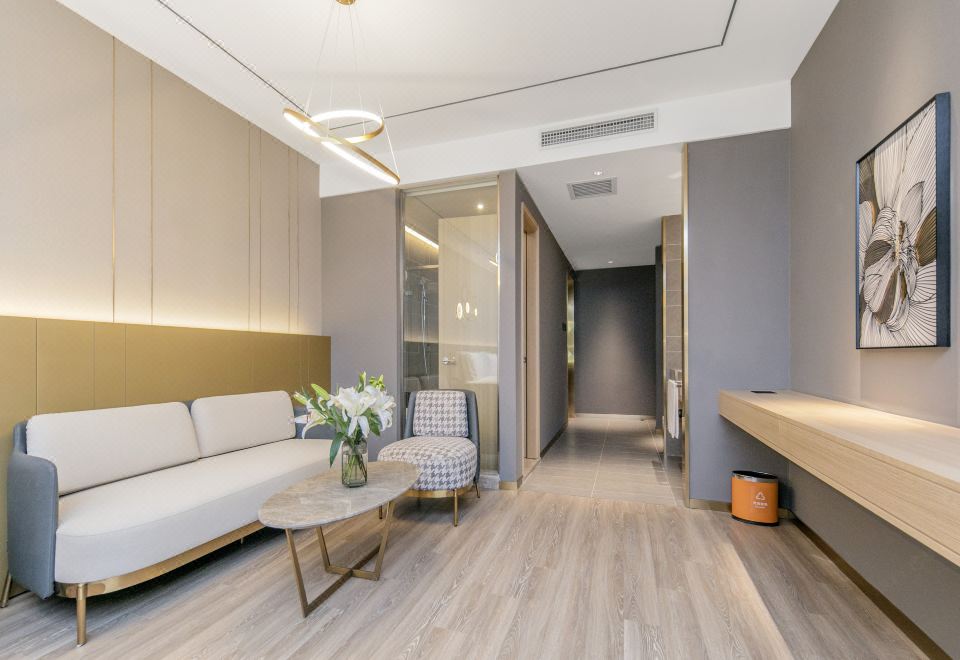 月若流金高级大床房（小冰箱+智能客控+手机投屏）