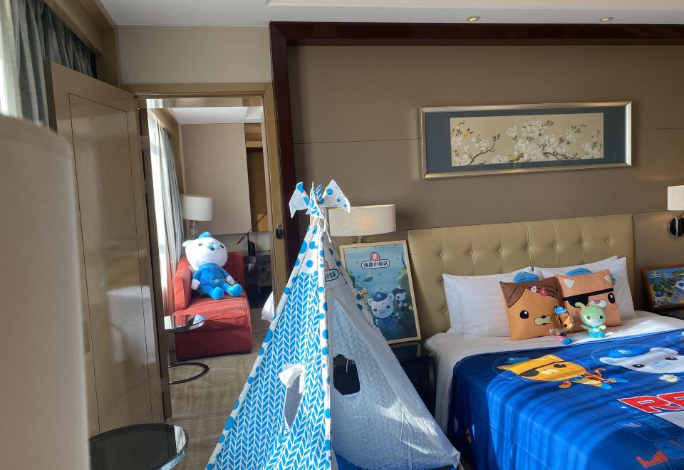 亲子连通房（杜拉维特衞浴+金可儿床垫+超大豪华浴缸）