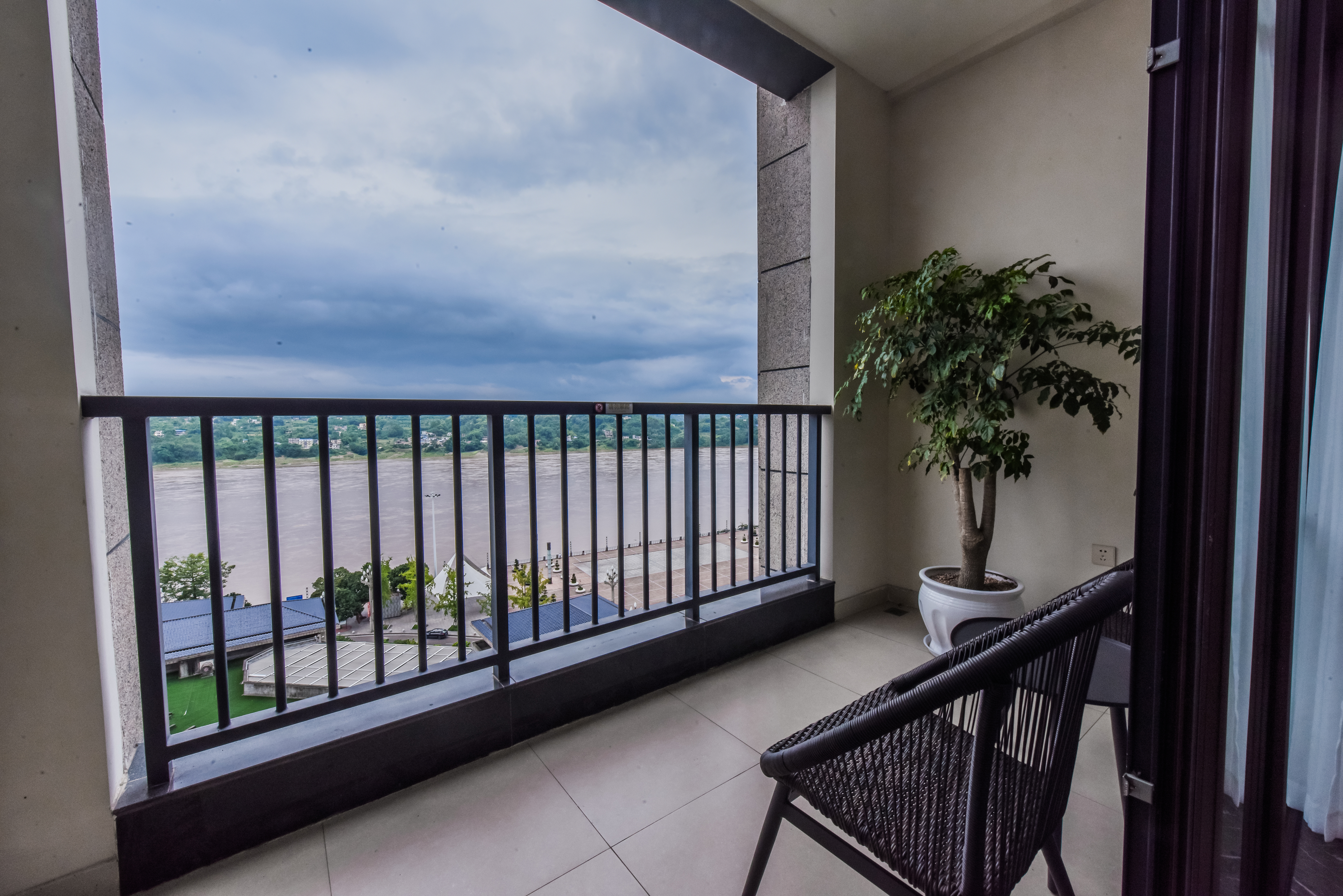 江语江景单间B【户外阳台+沙发座椅】