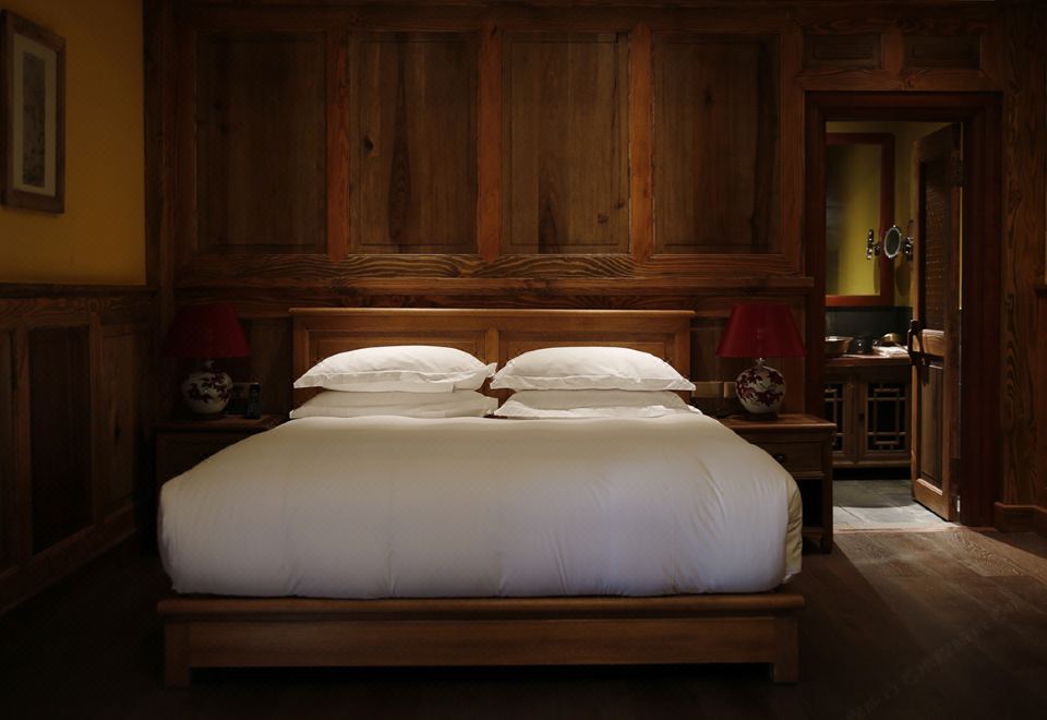 Songtsam Shangri-la LinkaDeluxe Family Suite - 3-Bedroom