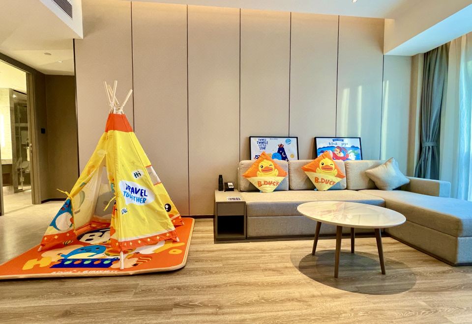 Beijing Somerset Daxing HotelB.Duck Family Theme Suite