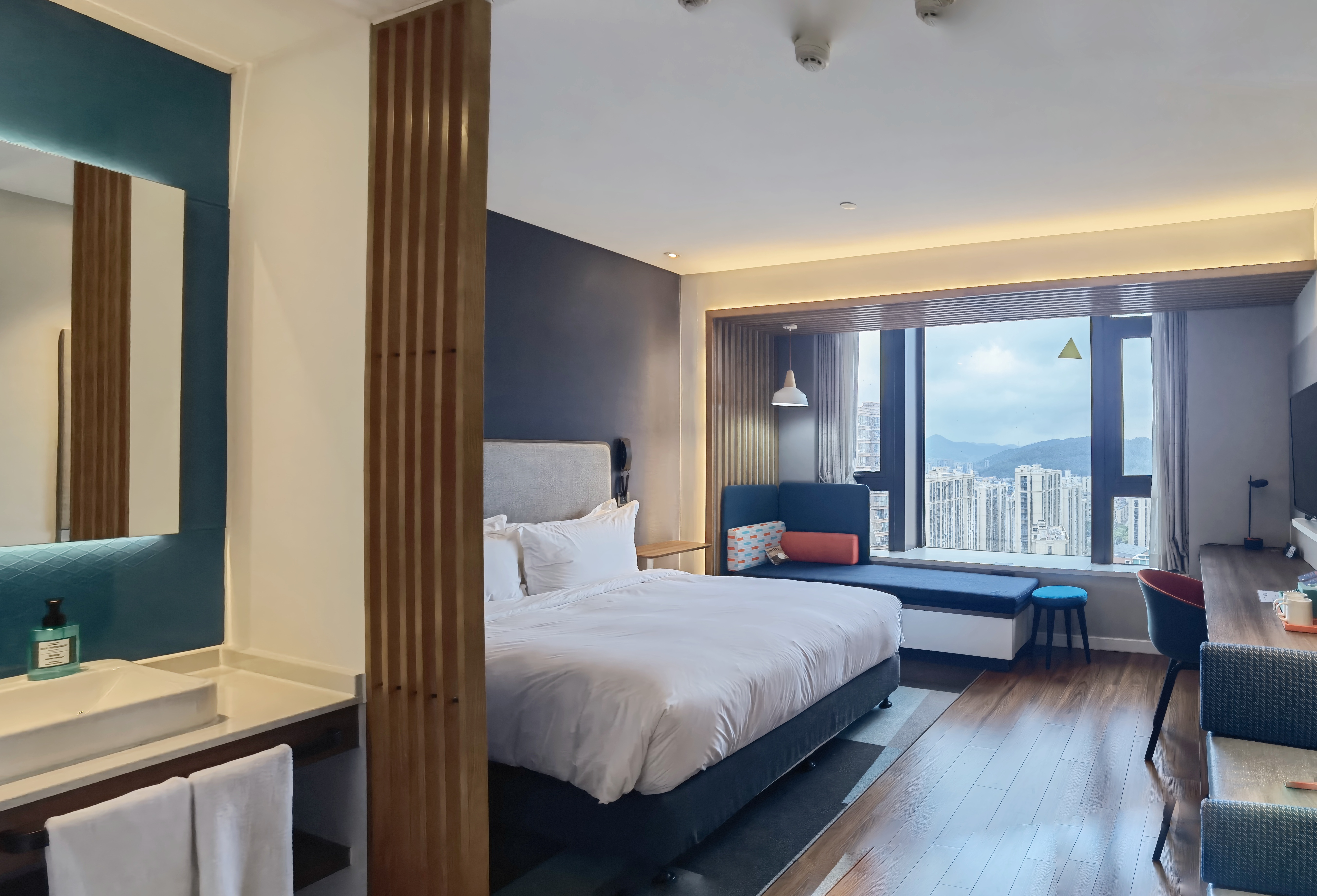 Holiday Inn Express ZHOUSHAN DINGHAI by IHG高级房 大床