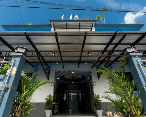 Udomsuk Hotel 사툰 호텔