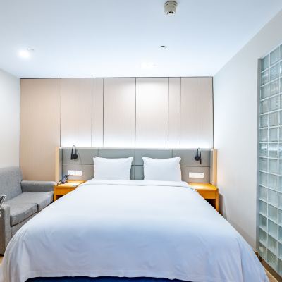 高級大床房 上海金橋中心智選假日飯店優惠