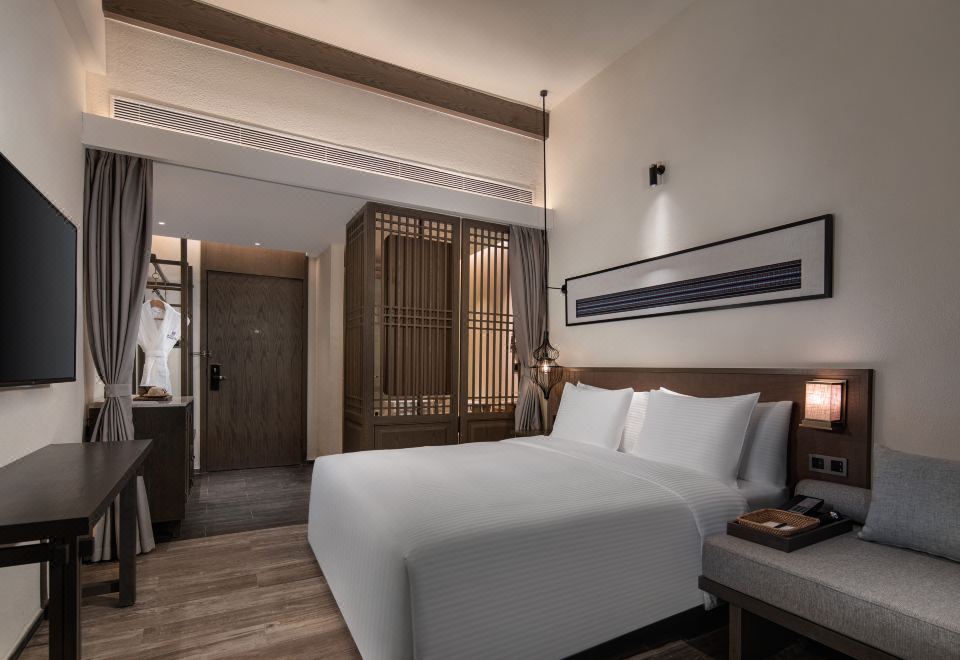 阳台豪华大床房