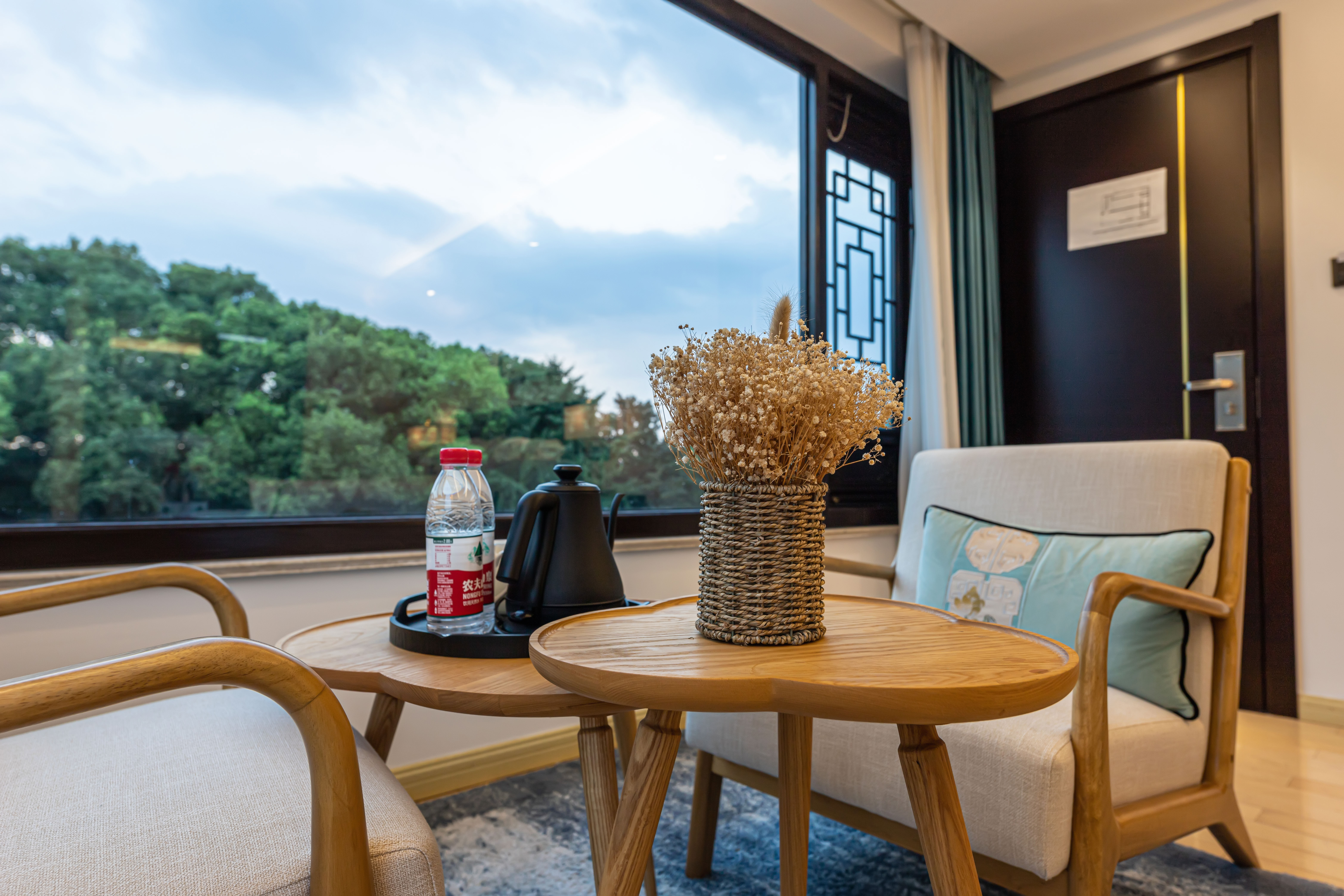 悠云豪华望河房