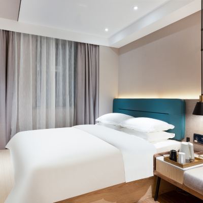 品質簡選大床房【智慧投屏+品牌床品+智能客控】 潮漫飯店（珠海海濱泳場情侶路店）優惠