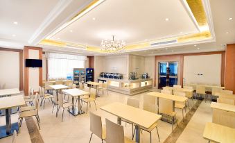 Vienna International Hotel (Yangjiang Hailing Island Lvyou Avenue)