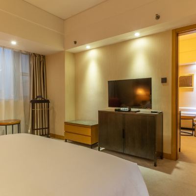 高級套間 陝西奧羅國際大飯店（鐘鼓樓回民街店）優惠