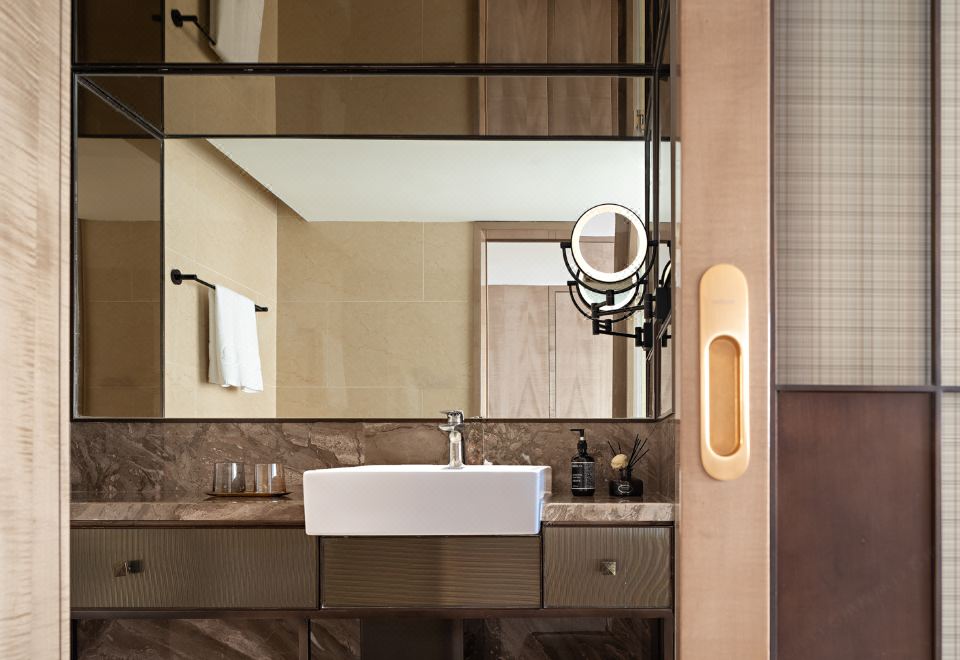 Friendship Hotel HangzhouDeluxe Lake-view Queen Room