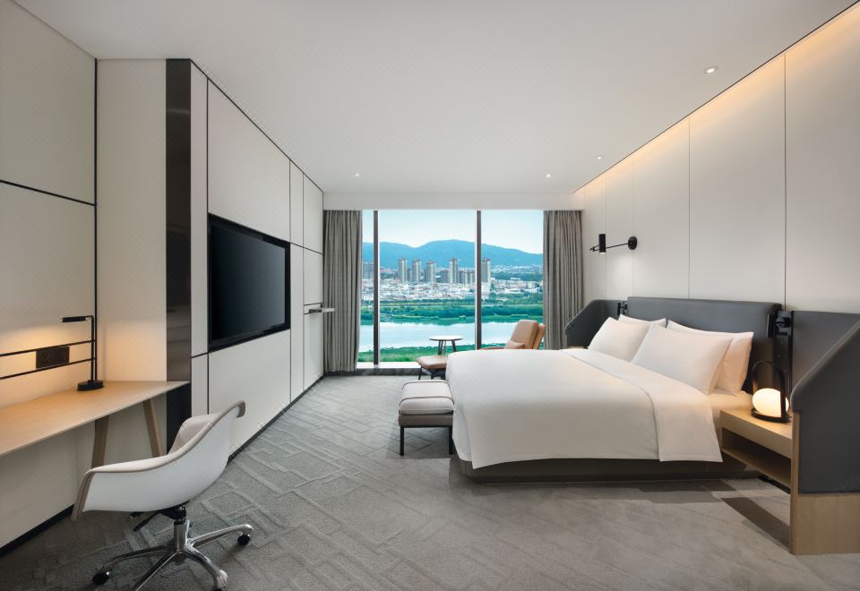 单卧江景套房|戴森吹风机+智能马桶