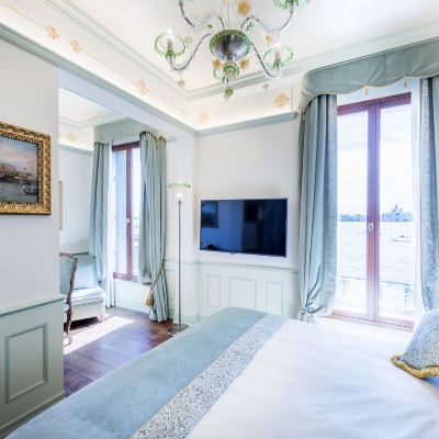 Deluxe Room with Grand Canal View Monaco & Grand Canal Promo Code