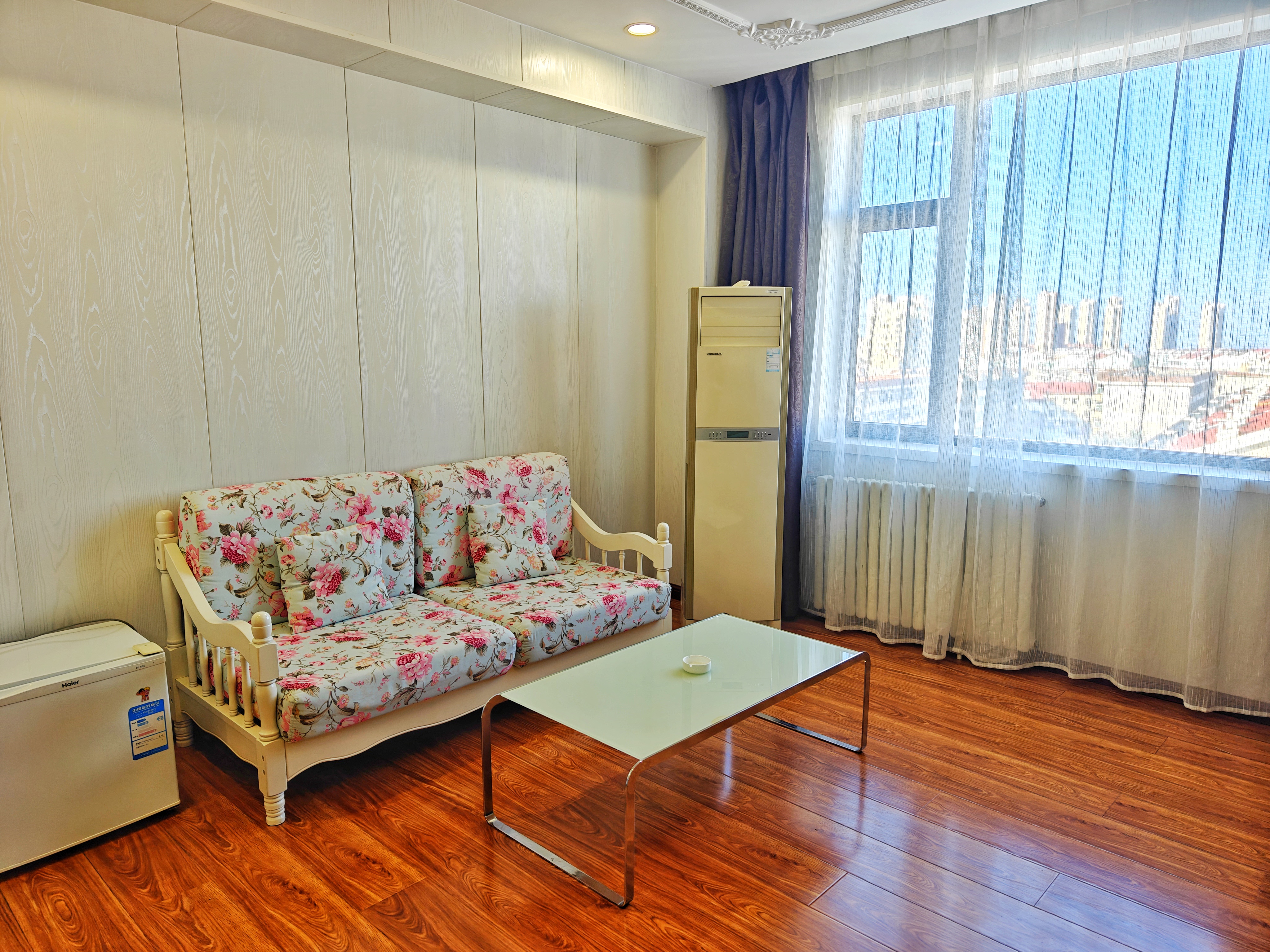 C.S. Sunshine Hotel阳光轻奢大床房「舒适好眠」