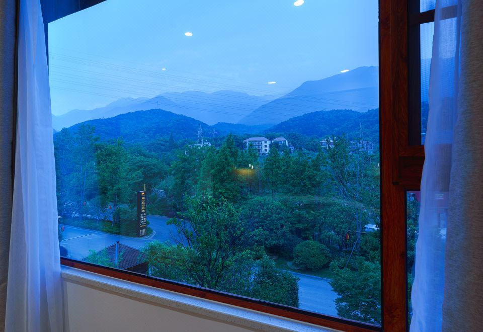 溪境大床房【全屋地暖+中央空调+会客空间】