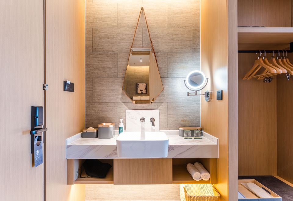 Atour Hotel(Suzhou Mudu Ancient Town Store Lingyan Mountain Metro Station)Superior City View Twin Room