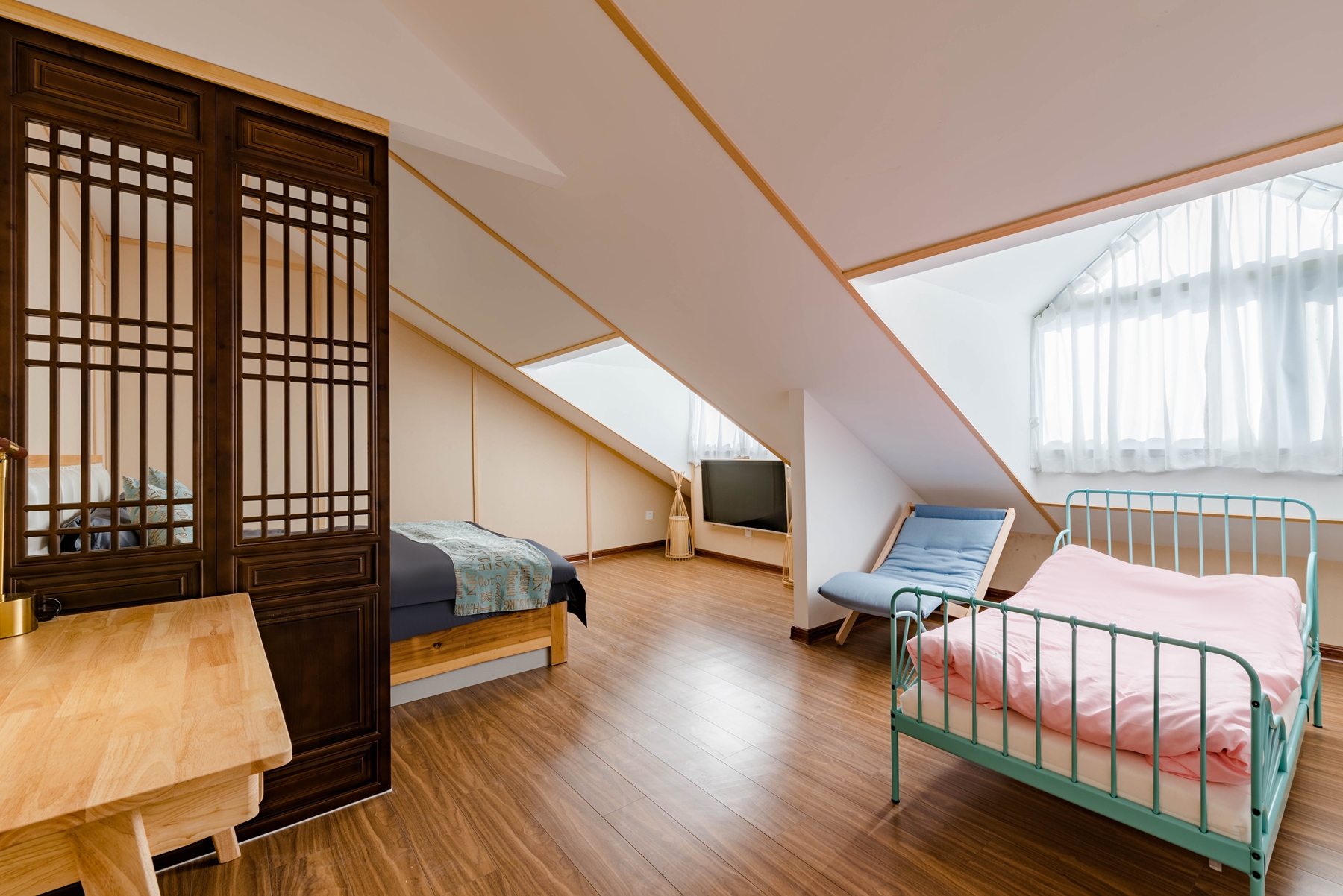 庭院loft家庭房（禅意榻榻米+舒适躺椅+休闲桌椅沙发）