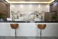Aifeel Hotel (Nujiang Riverside Plaza)