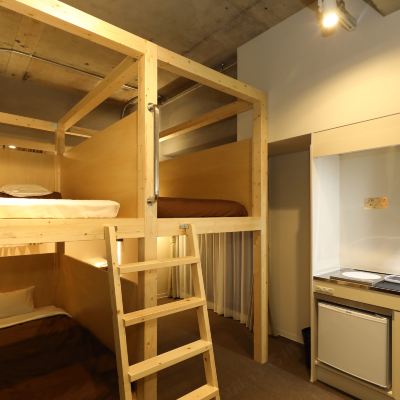 四人房， 私人浴室 （with Small Kichenette） 留夜大阪心齋橋 - 青年旅舍優惠