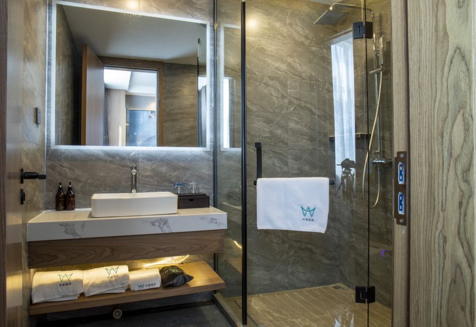 萬澳商務大床房-金可兒床墊.零壓助眠.影視會員暢享