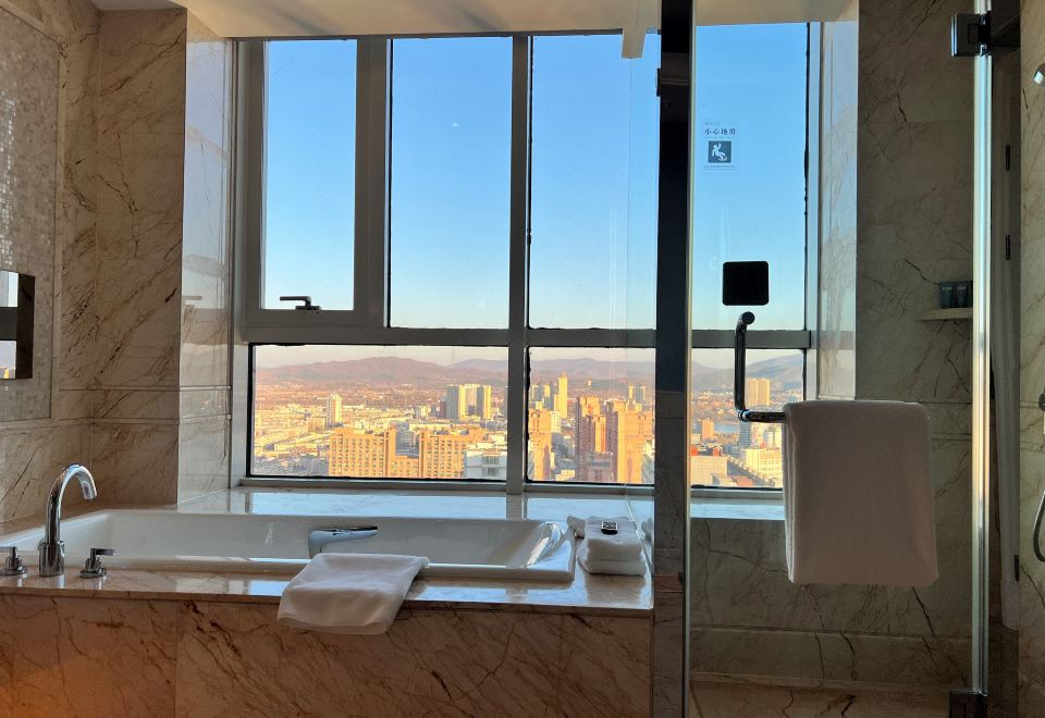 World Trade Winning HotelExecutive Suite