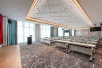 XANA Deluxe Foshan Qiandeng Lake Kingbuy Center Hotel