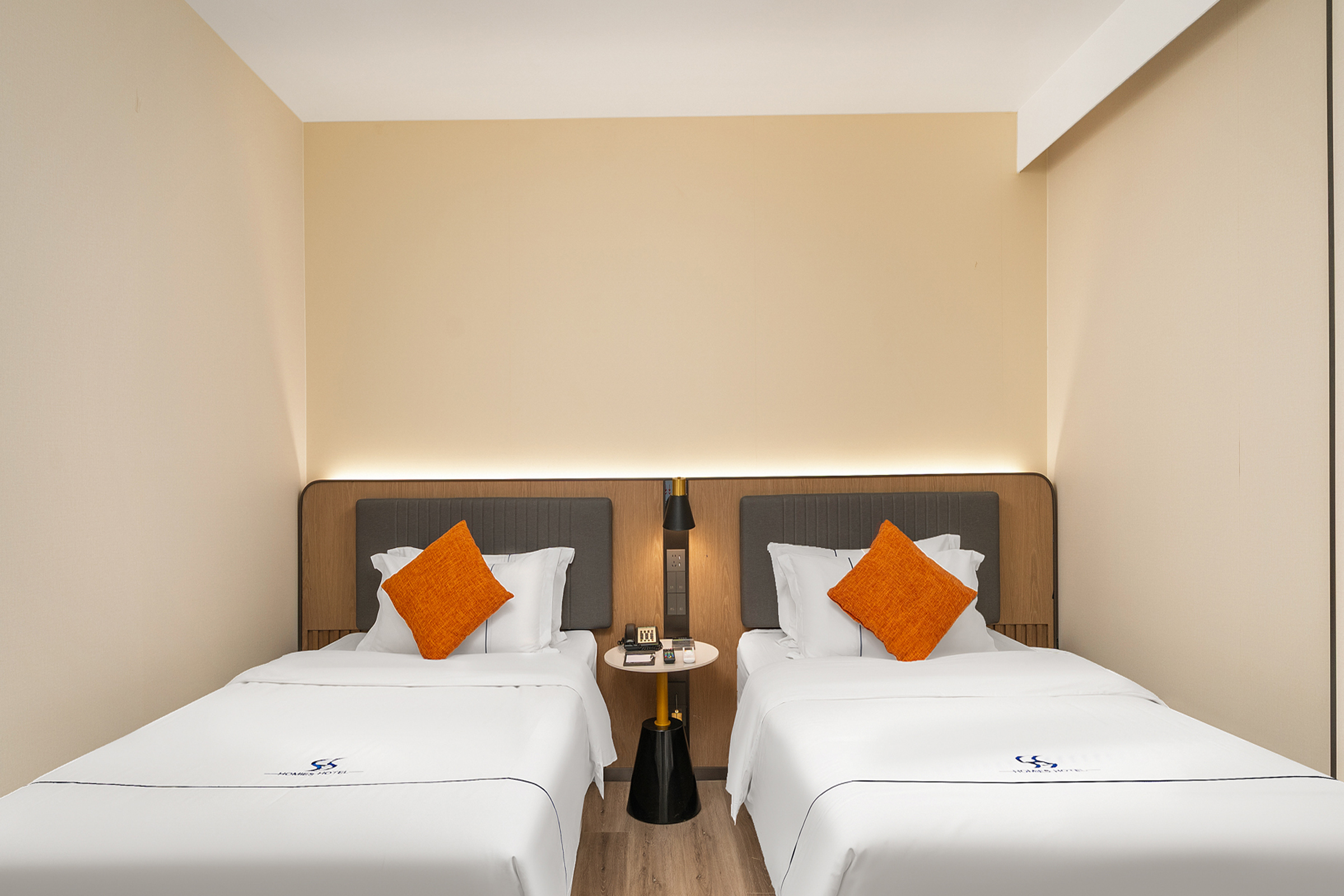 精英商务双床房『高清电视+独立办公桌』