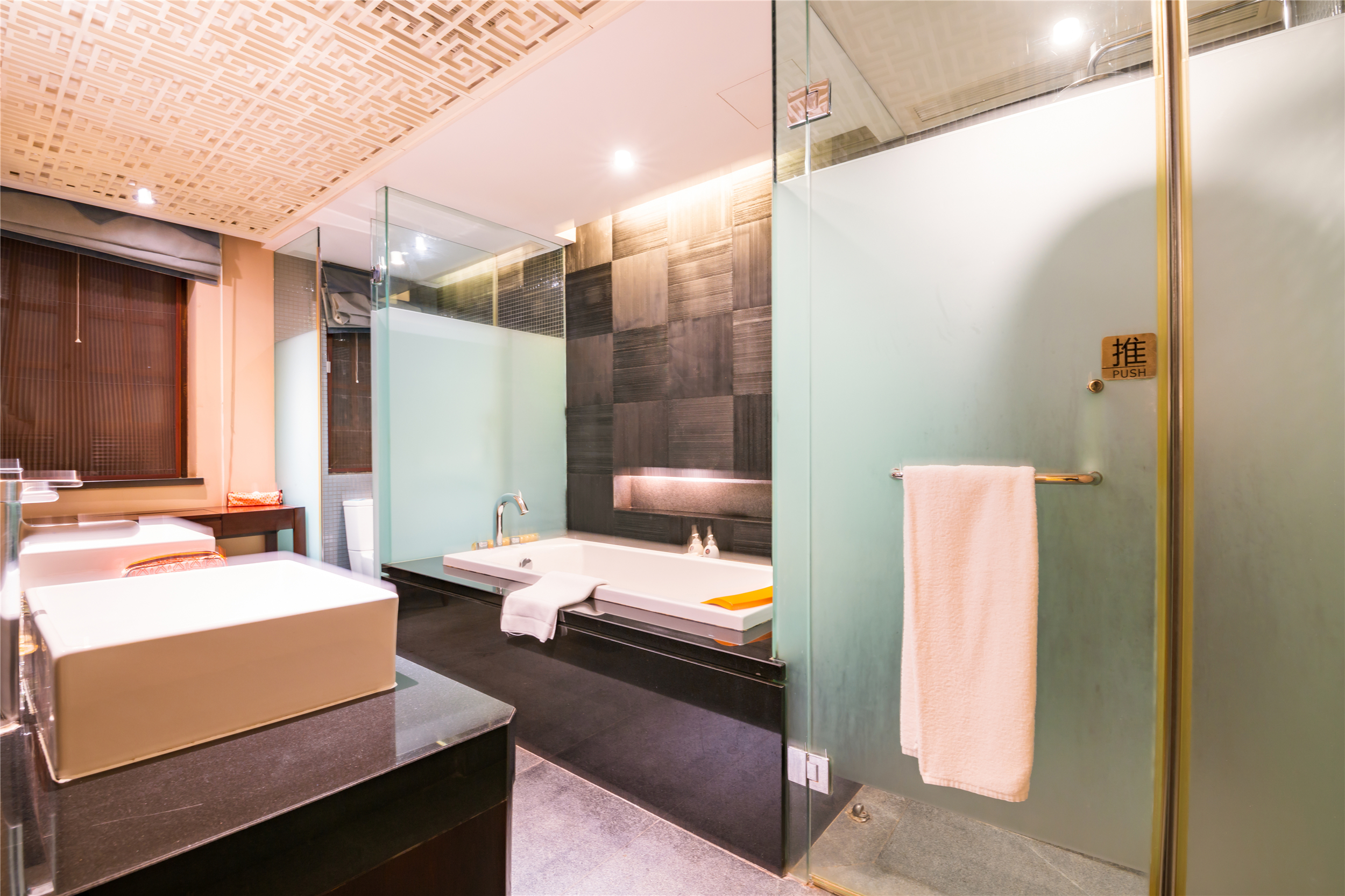 园林豪华双床房（大浴缸）