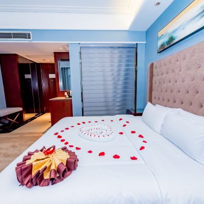 行政大床房（深度睡眠+會客沙發） 悠然酒店（東莞樟木頭火車站店）優惠