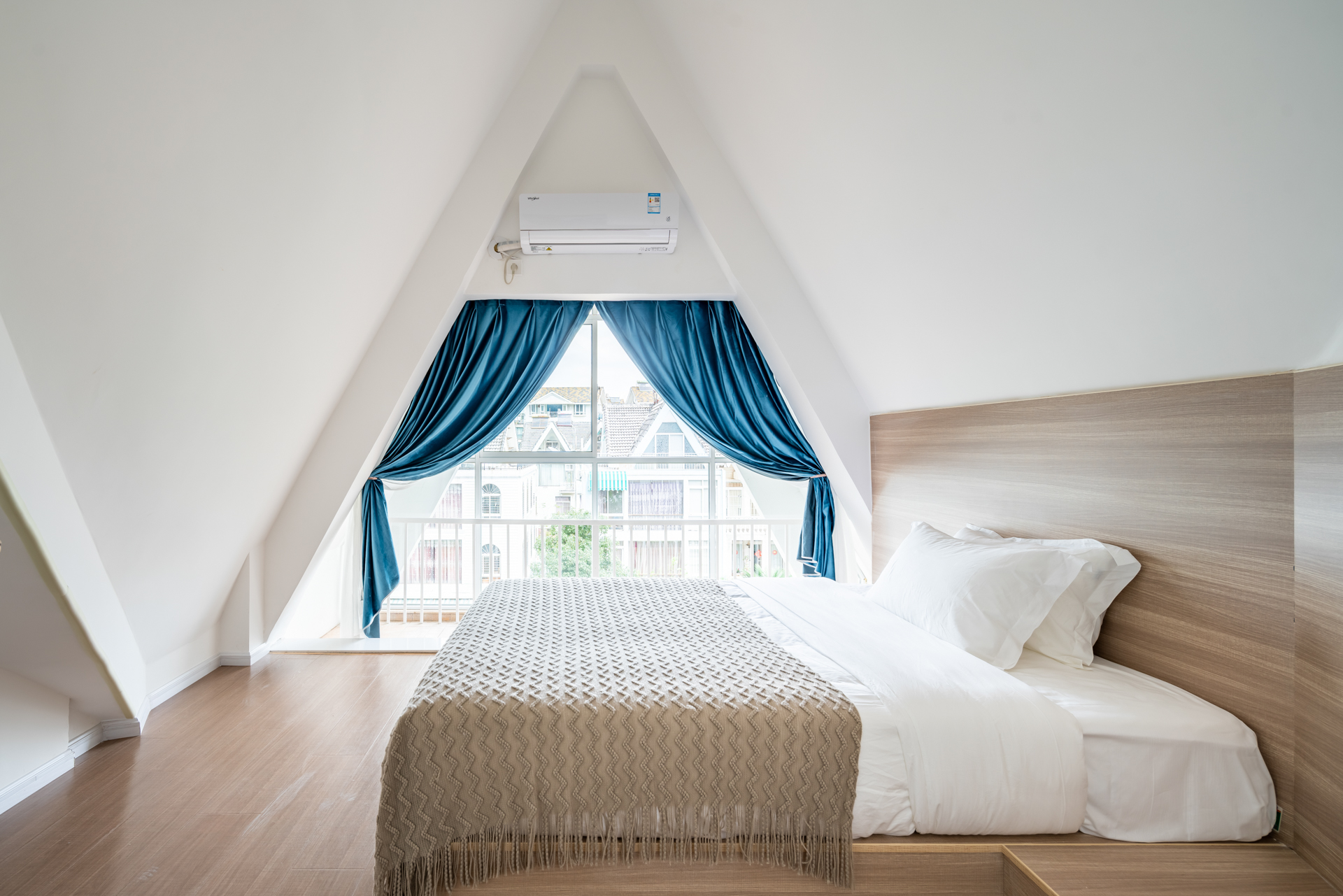 幻境·豪华家庭套房（滇池观景天台+休闲茶室）