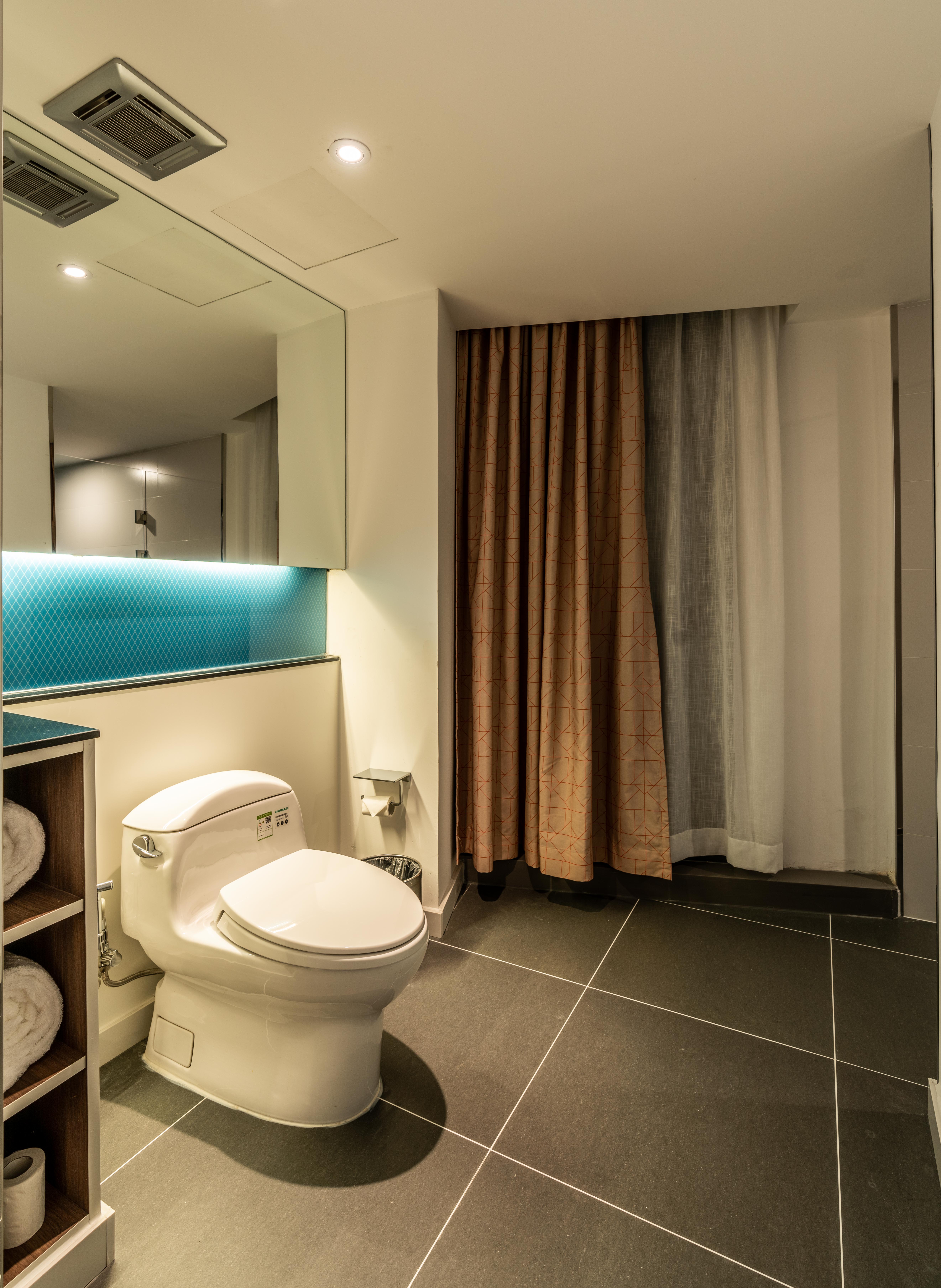 智選商務套房（旋轉電視+全景落地窗）