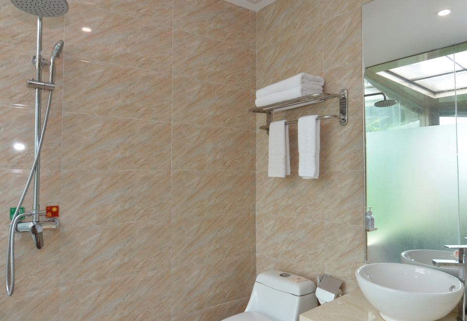 Quanyan Hotspring Holiday HotelPremier Deluxe Hot Spring Room