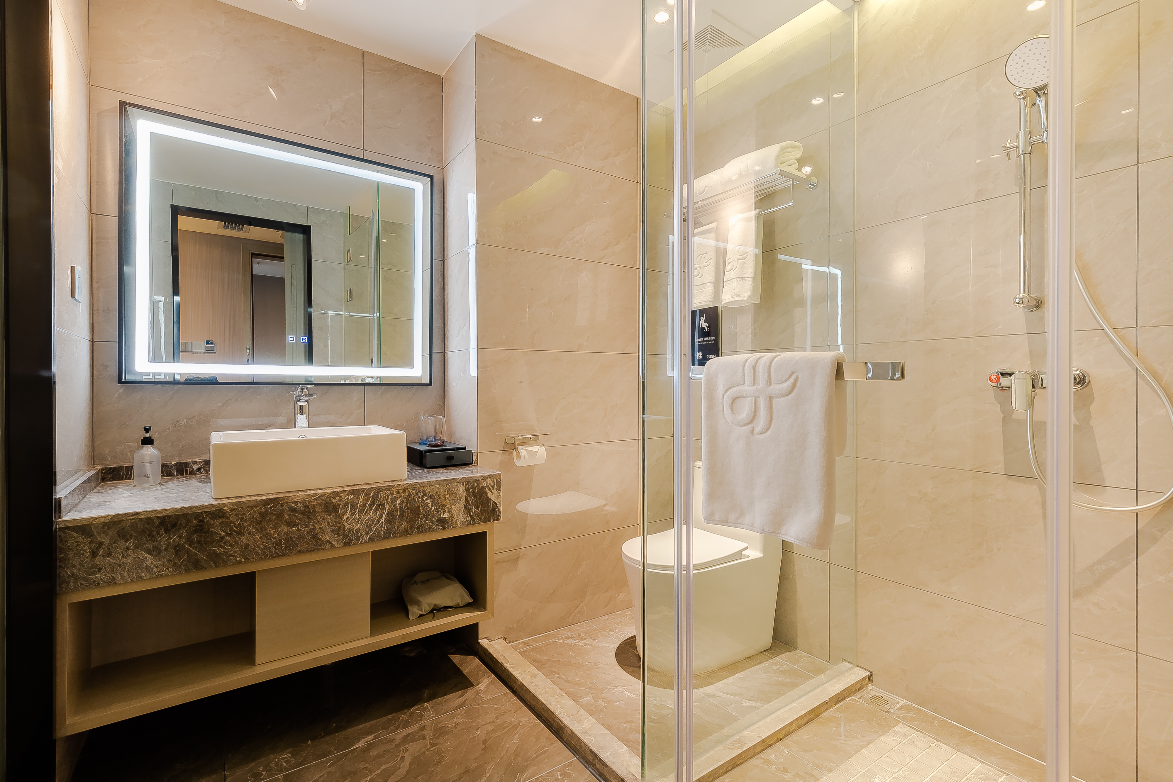 雅悦大床房（森林氧吧+乳胶床垫）