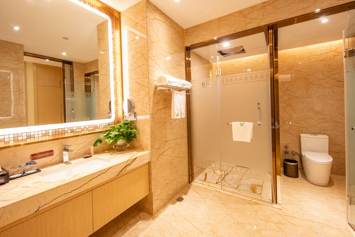 酒店B栋温泉大床房I独立泡池